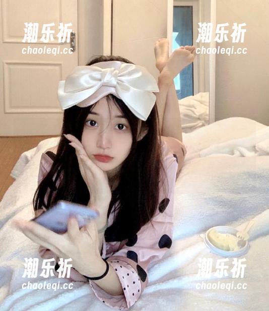 喜欢“155吃瓜网”的人，都应该去报名参加下一届‘瓜界战事’了，硝烟四起啊。