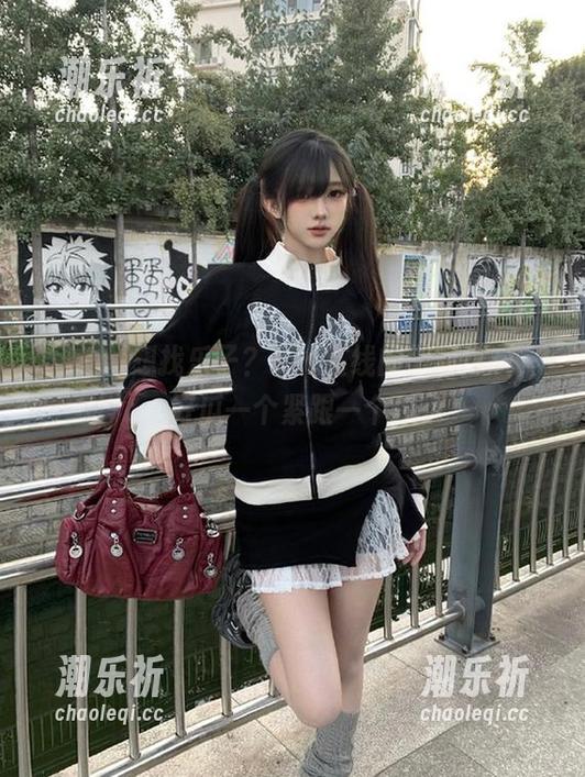 想找乐子？17c在线的黑料爆料，好瓜一个紧跟一个！