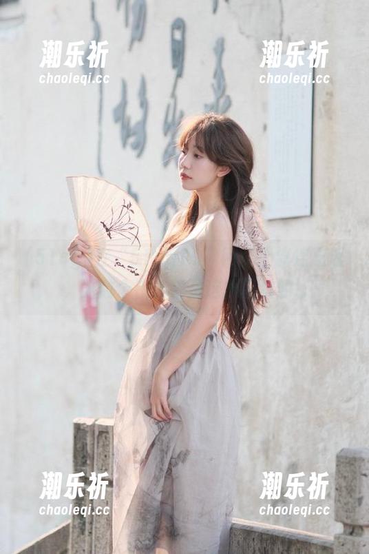 在“51cg10”网页上流连忘返，无数个夜晚都是这样度过的...