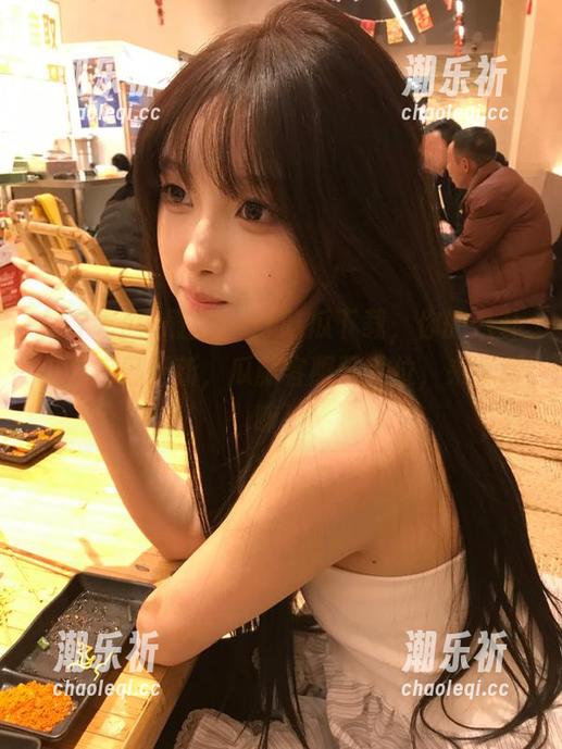 最新！51吃瓜下载，你的八卦信息库已更新，瓜藤客服已就位，来聊聊嘛！
