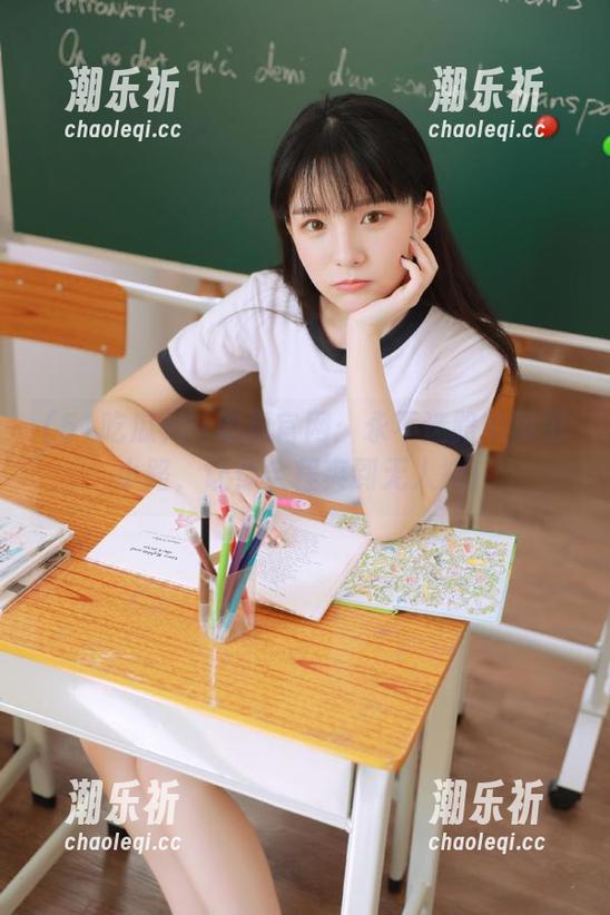 51吃瓜官网：永不迷路的瓜田小路，让你全程爽到无人知！