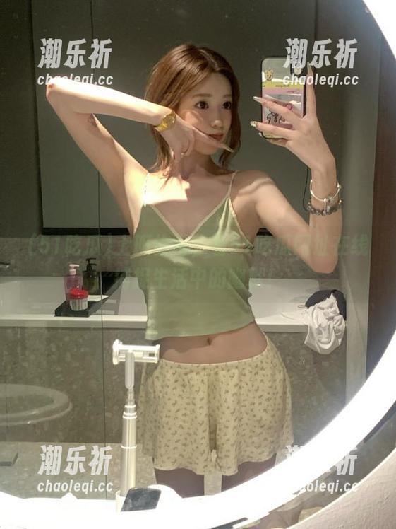 上班偷闲，看51吃瓜网址在线捕捉生活中的幽默！