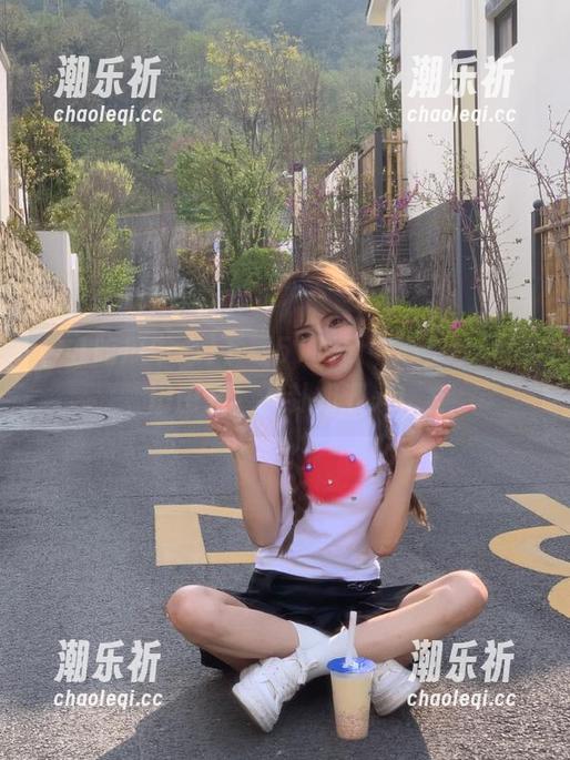 下载51吃瓜中心，今日瓜田围绕，八卦如潮来！