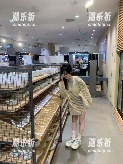 51黑料网站：吃瓜的正确姿势，难道不是用大瓜碗吗？