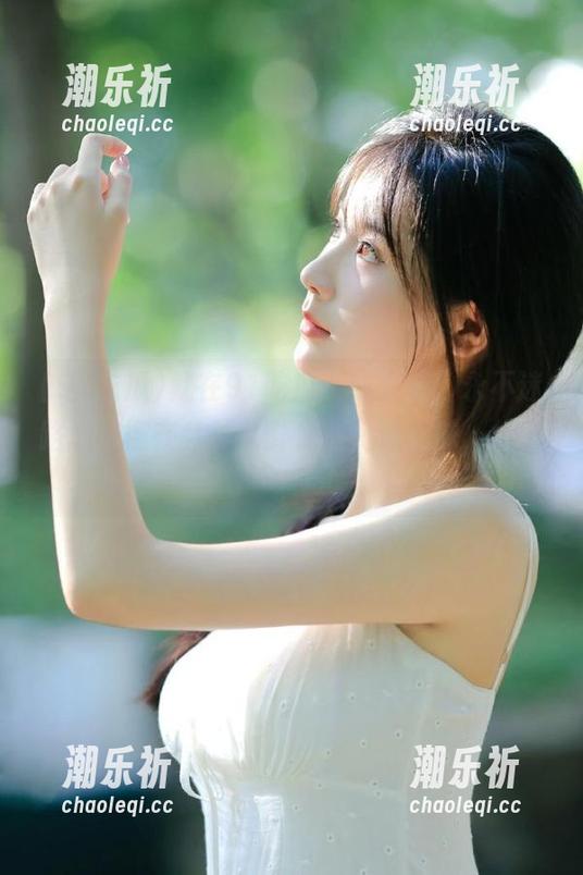 91吃瓜 就在91吃瓜在线观看,永不迷路地徘徊在各种八卦之间,这滋味,绝了!