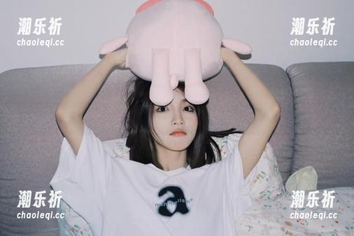 小心！tttzzz.su里的黑料，看了直摇头。