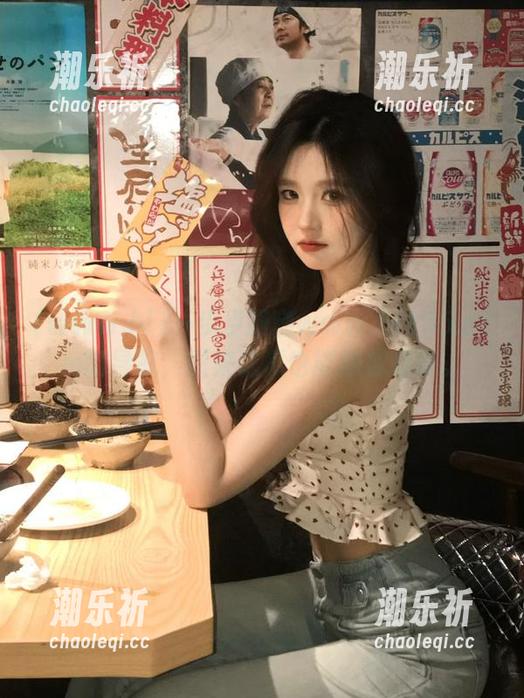 一步步跟随www.hl155.ccm的导航，原来吃瓜也能酿成趣事。