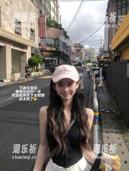 链接zztt155.ccm，黑料横行，这算不算互联网的一场荒诞戏？