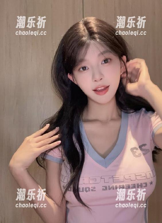 五一吃瓜 听说今天五一吃瓜,娜娜的免费福利又来了,我心里有点小期待
