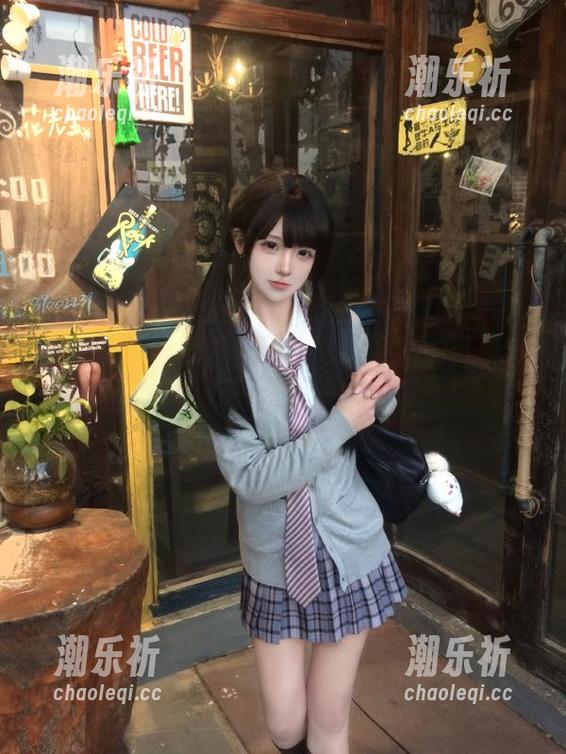 娜娜把五一吃瓜网站的气氛炒热了，评论区一片火热！