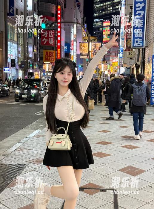 五一吃瓜 不可思议!直达五一吃瓜官网,犹如遥远的瓜田河流...