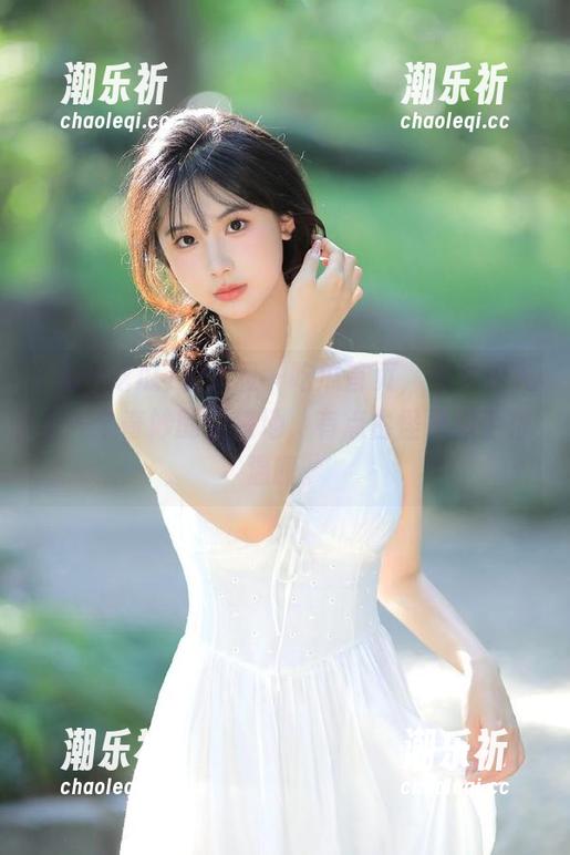 步入五一吃瓜首页，感觉进入了一个奇妙的聚集地，有点古怪又似乎很温暖。