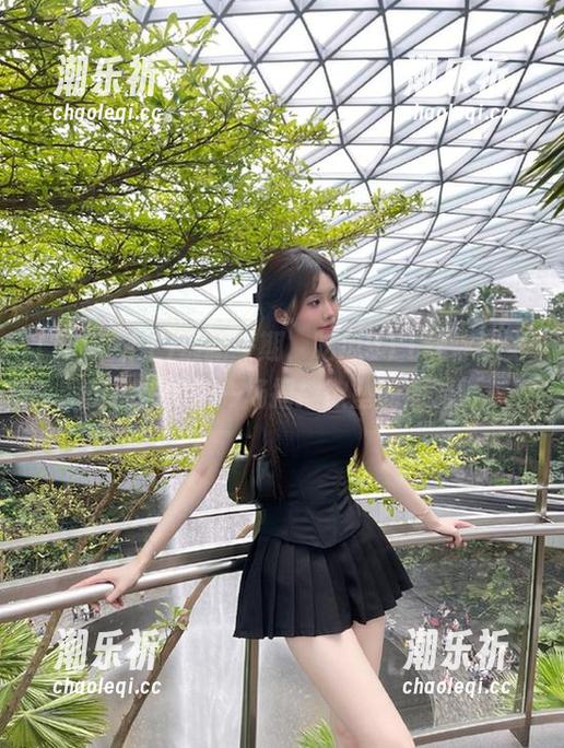 最新一期，吃瓜911让你感觉仿佛在参加一场摇摇欲坠的派对！