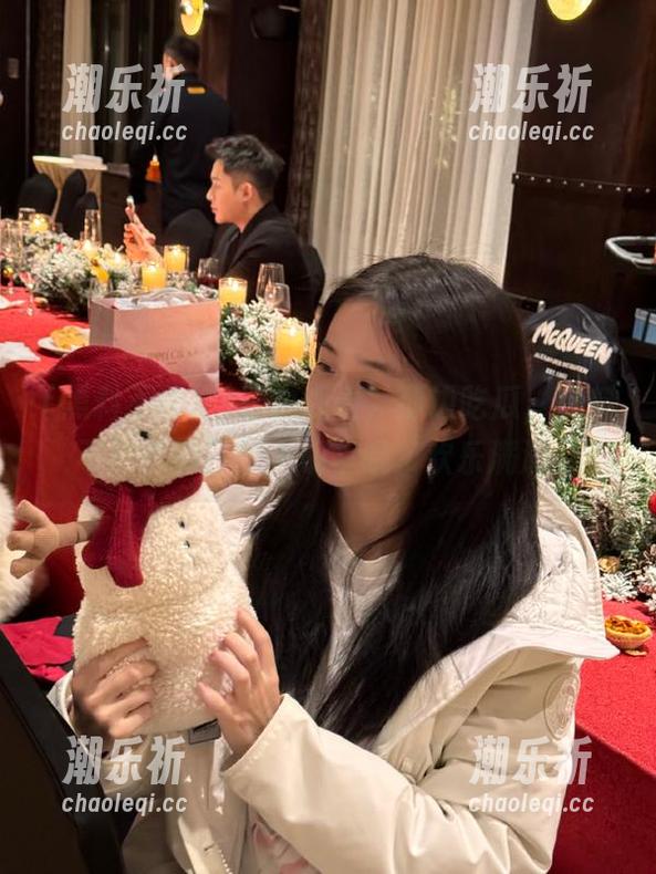 这边观看，那边吃瓜，黑料不打烊的日常小确幸哦，欢乐满满！