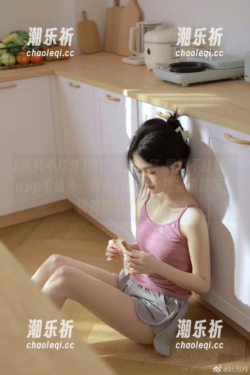 黑料不打烊 在“万篇长征-黑料不打烊”app里迷失,传送门好像比现实更好玩,调皮的瓜等着我!