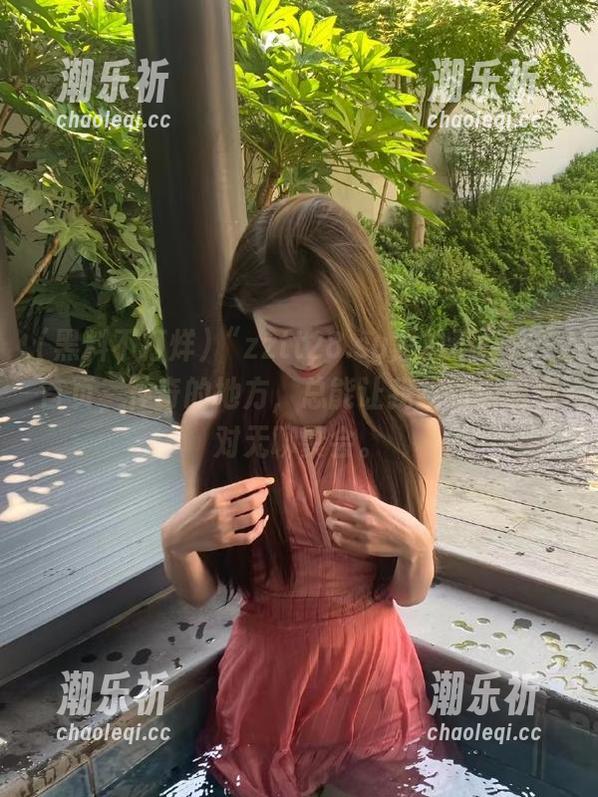 “zztt28.su黑料不打烊”首页，神奇的地方，总能让我找到话题应对无聊聚会。