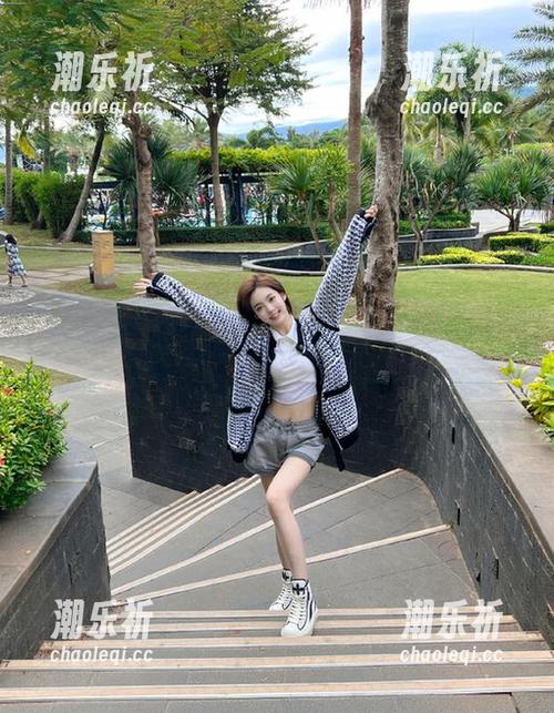 黑料不打烊苹果版再来一波，这瓜吃得真过瘾，简直就是“瓜”分天下！
