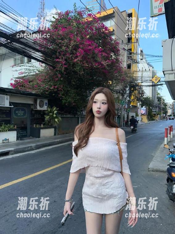 又想下载“黑料网址”，但心里想着是不是被卷进八卦的大潮里。
