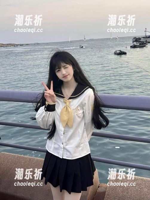 入口神奇，黑瓜吃料居然有软妹子给你送瓜！